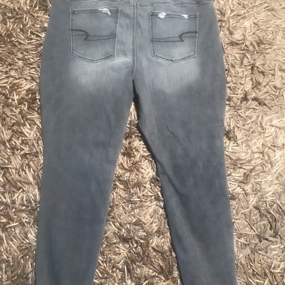 American Eagle Grey ripped jeans